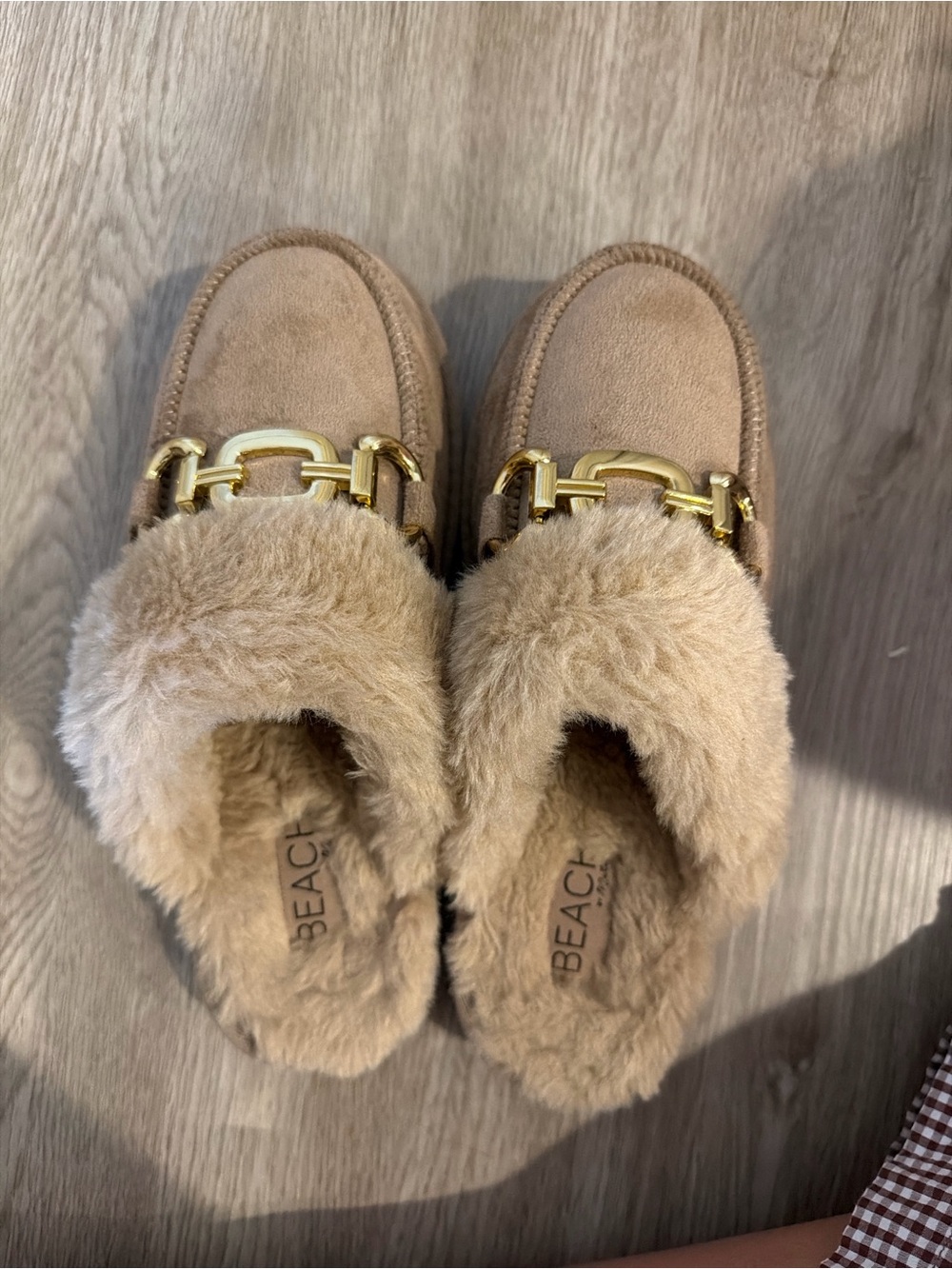 BEACH by Matisse Tan Faux-Fur Lined Women's Moccasin Slippers with Gold Hardware